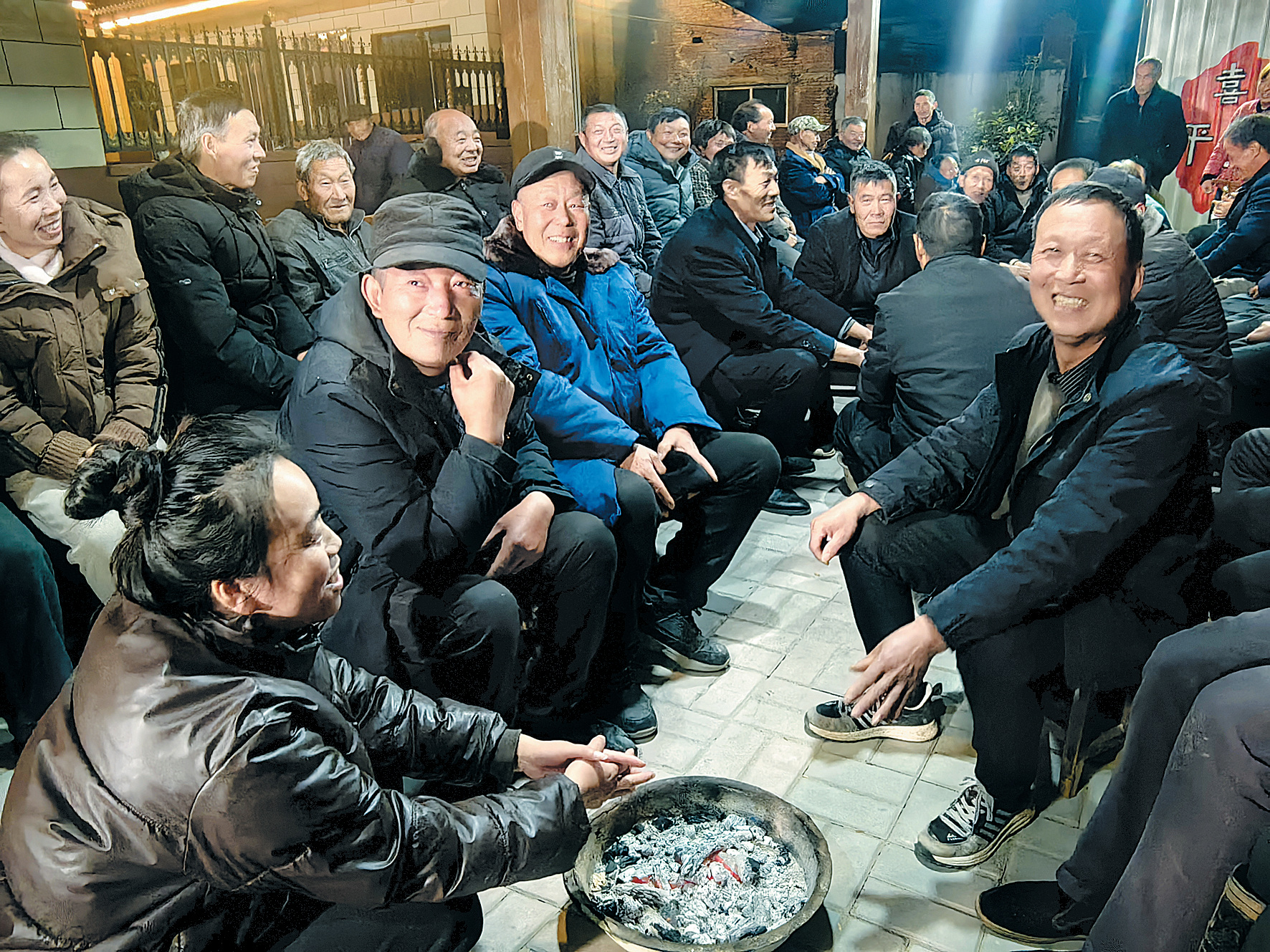 正风反腐在身边·记者百县行  农家夜话听民声