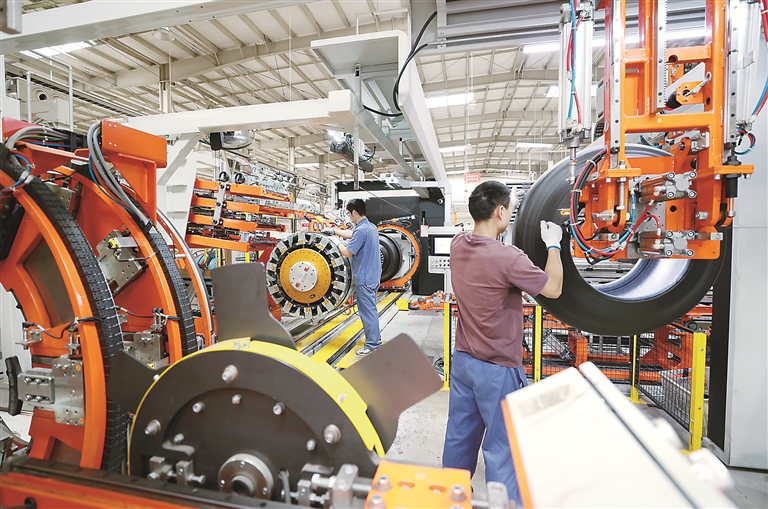 新视野·“新质生产力”系列谈 | 进一步突出因地制宜发展新质生产力的战略位置