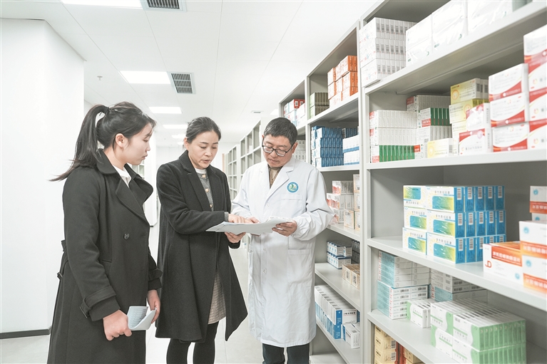 深度关注丨护好人民群众“看病钱”