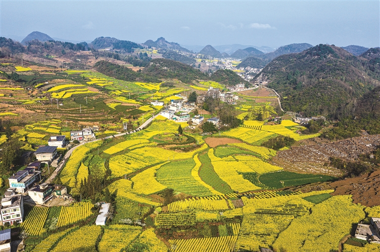 新视野丨坚持和加强党的全面领导是推进中国式现代化的根本保证