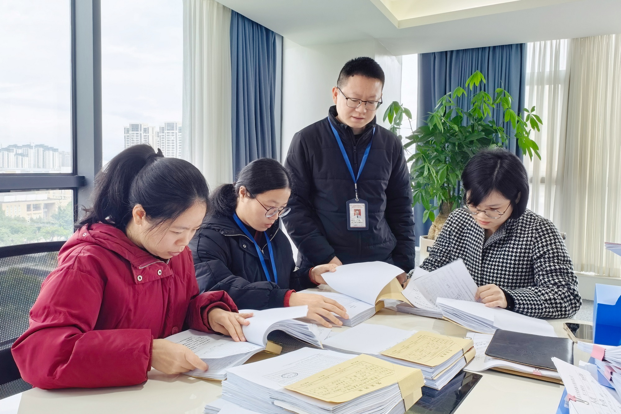 此次一年级长绳班超联赛，生动展现了袁山“山娃娃”朝气蓬勃、团结奋进的精神风貌。未来，袁山学校将持续深耕阳光体育建设，丰富校园体育活动，让运动赋能成长，助力每一位学子向阳而生、全面发展。